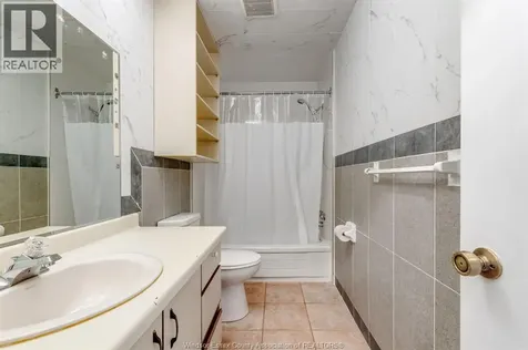 11 Elizabeth Crescent Leamington ON N8H 4P7
