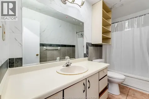11 Elizabeth Crescent Leamington ON N8H 4P7
