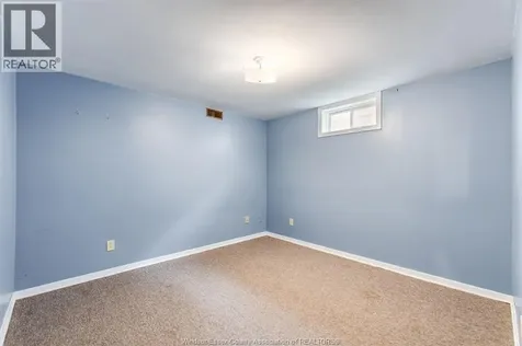 11 Elizabeth Crescent Leamington ON N8H 4P7