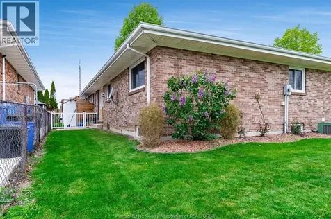 11 Elizabeth Crescent Leamington ON N8H 4P7