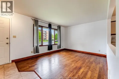 11 Elizabeth Crescent Leamington ON N8H 4P7