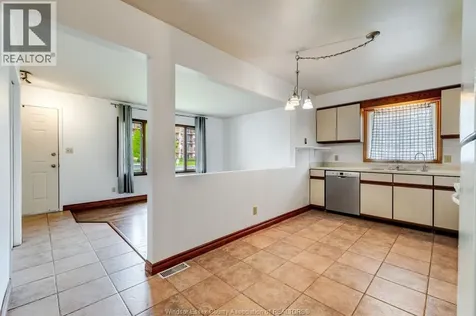 11 Elizabeth Crescent Leamington ON N8H 4P7