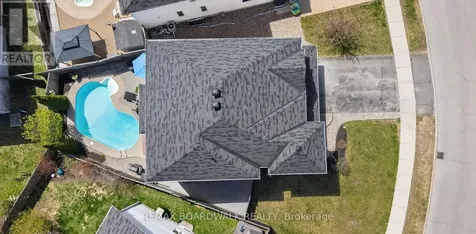 64 Baywood Drive Ottawa ON K2S 2H5