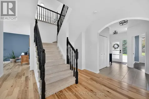 64 Baywood Drive Ottawa ON K2S 2H5