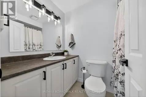 64 Baywood Drive Ottawa ON K2S 2H5