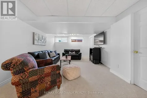 64 Baywood Drive Ottawa ON K2S 2H5