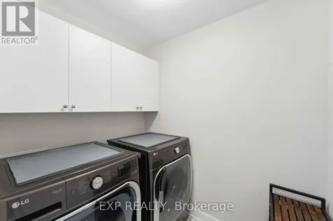 934 Clarkia Street Ottawa ON K1T 0Y1