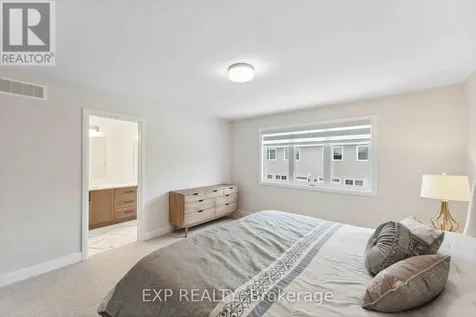 934 Clarkia Street Ottawa ON K1T 0Y1