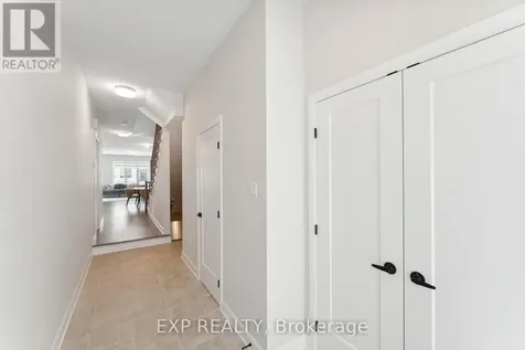 934 Clarkia Street Ottawa ON K1T 0Y1