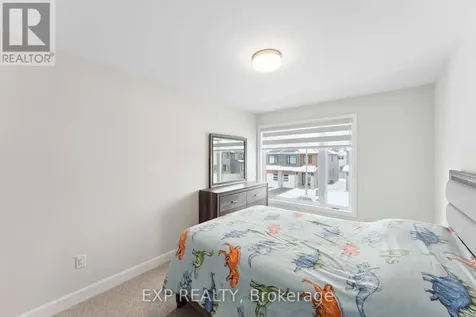 934 Clarkia Street Ottawa ON K1T 0Y1