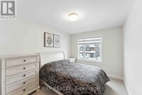 934 Clarkia Street Ottawa ON K1T 0Y1