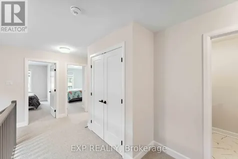 934 Clarkia Street Ottawa ON K1T 0Y1