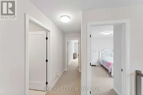 934 Clarkia Street Ottawa ON K1T 0Y1