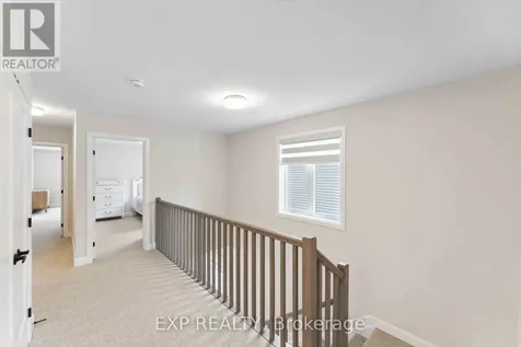 934 Clarkia Street Ottawa ON K1T 0Y1