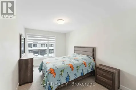 934 Clarkia Street Ottawa ON K1T 0Y1