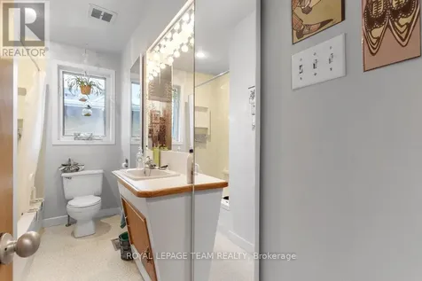 684 Wavell Avenue Ottawa ON K2A 3B1