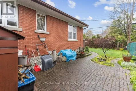684 Wavell Avenue Ottawa ON K2A 3B1
