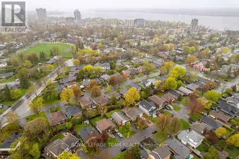 684 Wavell Avenue Ottawa ON K2A 3B1