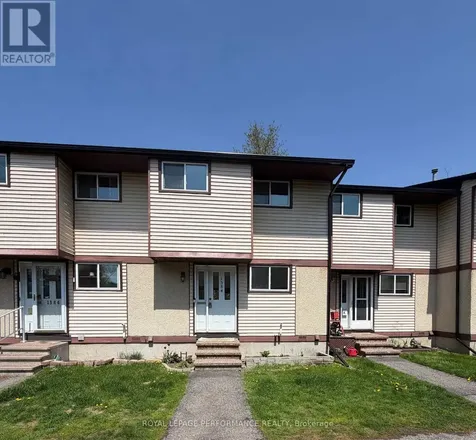 1584 Feather Lane Ottawa ON K1T 1V4