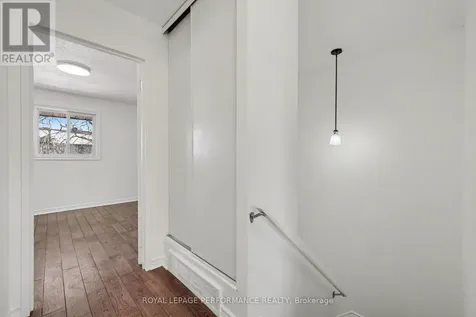 1584 Feather Lane Ottawa ON K1T 1V4