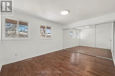 1584 Feather Lane Ottawa ON K1T 1V4