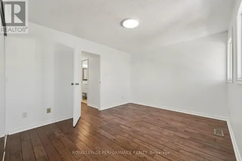 1584 Feather Lane Ottawa ON K1T 1V4