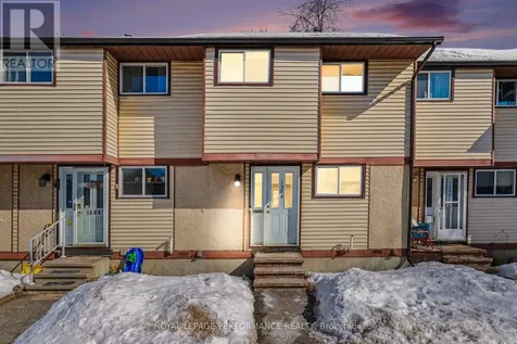 1584 Feather Lane Ottawa ON K1T 1V4