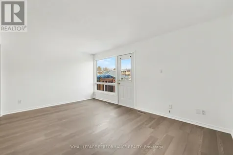 1584 Feather Lane Ottawa ON K1T 1V4