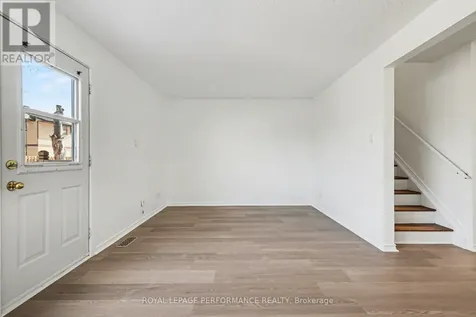 1584 Feather Lane Ottawa ON K1T 1V4