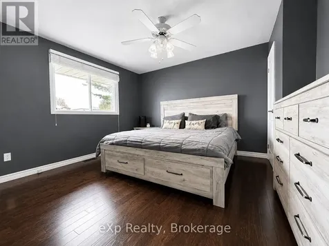209 15th Avenue Hanover ON N4N 3E1