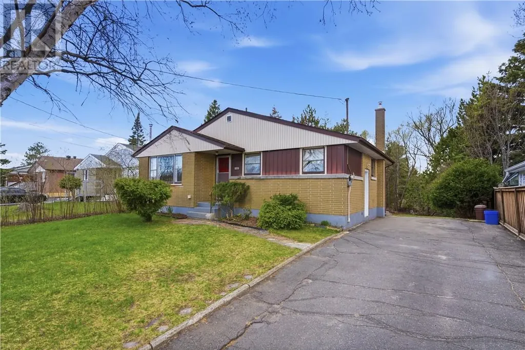 1587 Crestmoor Road Greater Sudbury ON P3A 4M3