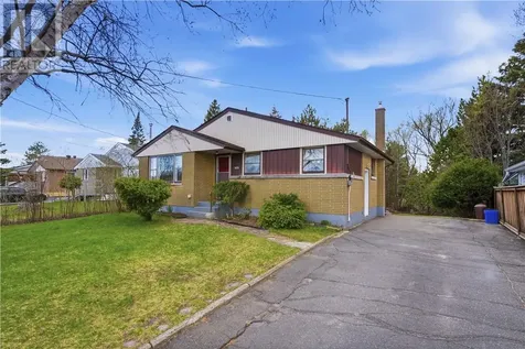 1587 Crestmoor Road Greater Sudbury ON P3A 4M3