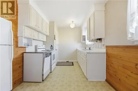 1587 Crestmoor Road Greater Sudbury ON P3A 4M3