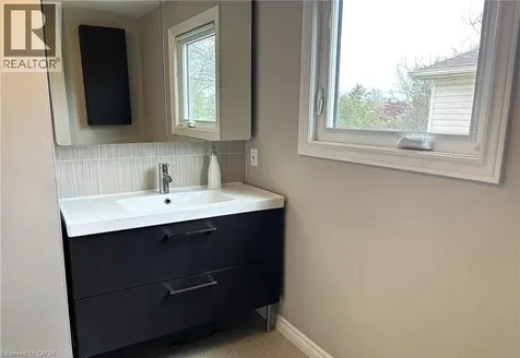 37 Brewster Street Hamilton ON L8T 4R6