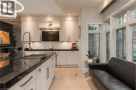 2348 Carrington Place Oakville ON L6J 5P4