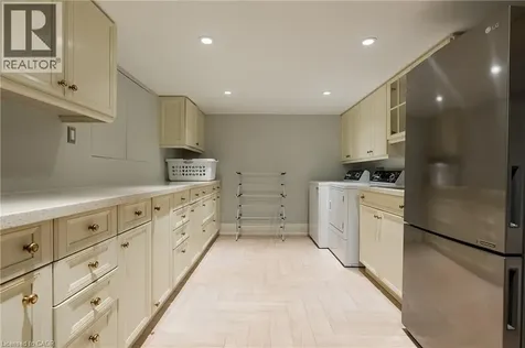 2348 Carrington Place Oakville ON L6J 5P4