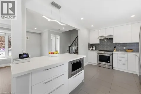 2122 Bridge Road Oakville ON L6L 2G1