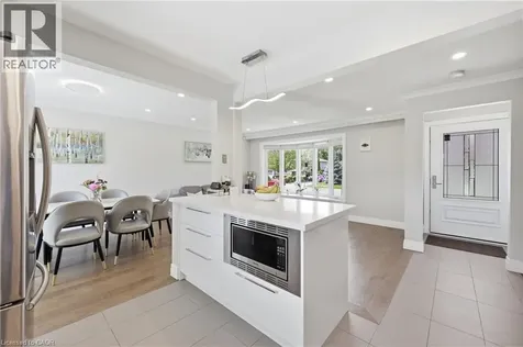 2122 Bridge Road Oakville ON L6L 2G1
