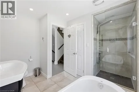 2122 Bridge Road Oakville ON L6L 2G1