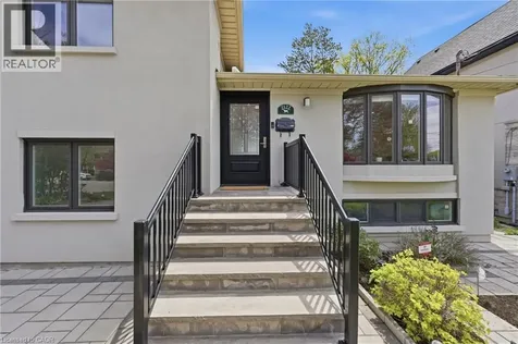 2122 Bridge Road Oakville ON L6L 2G1