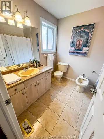 11908 Brouillette Court Tecumseh ON N8N 5H5