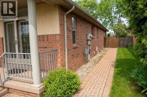 11908 Brouillette Court Tecumseh ON N8N 5H5