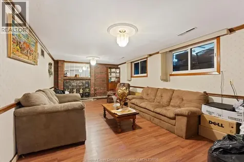 10575 Mulberry Drive Windsor ON N8R 1H7