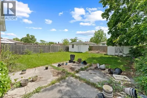 10575 Mulberry Drive Windsor ON N8R 1H7