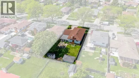 10575 Mulberry Drive Windsor ON N8R 1H7