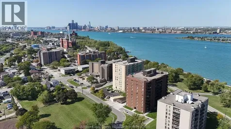 3663 Riverside Drive East Windsor ON N8Y 4V3