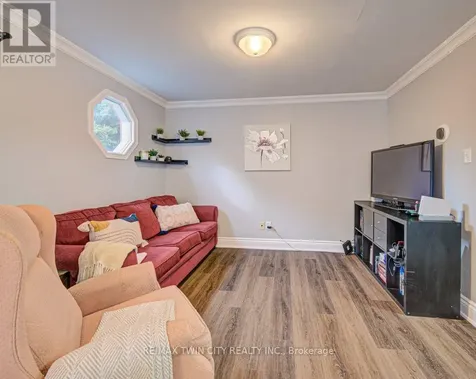 237B Thistleglen Place Waterloo ON N2T 2A6