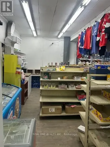 155 Victoria Avenue North Hamilton (landsdale) ON L8L 5E7