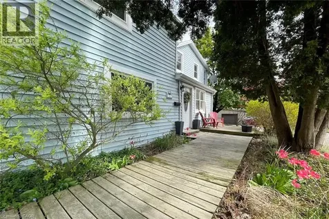 1 John Avenue Paris ON N3L 2S8