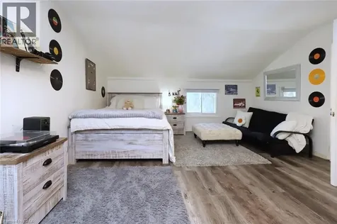 1 John Avenue Paris ON N3L 2S8